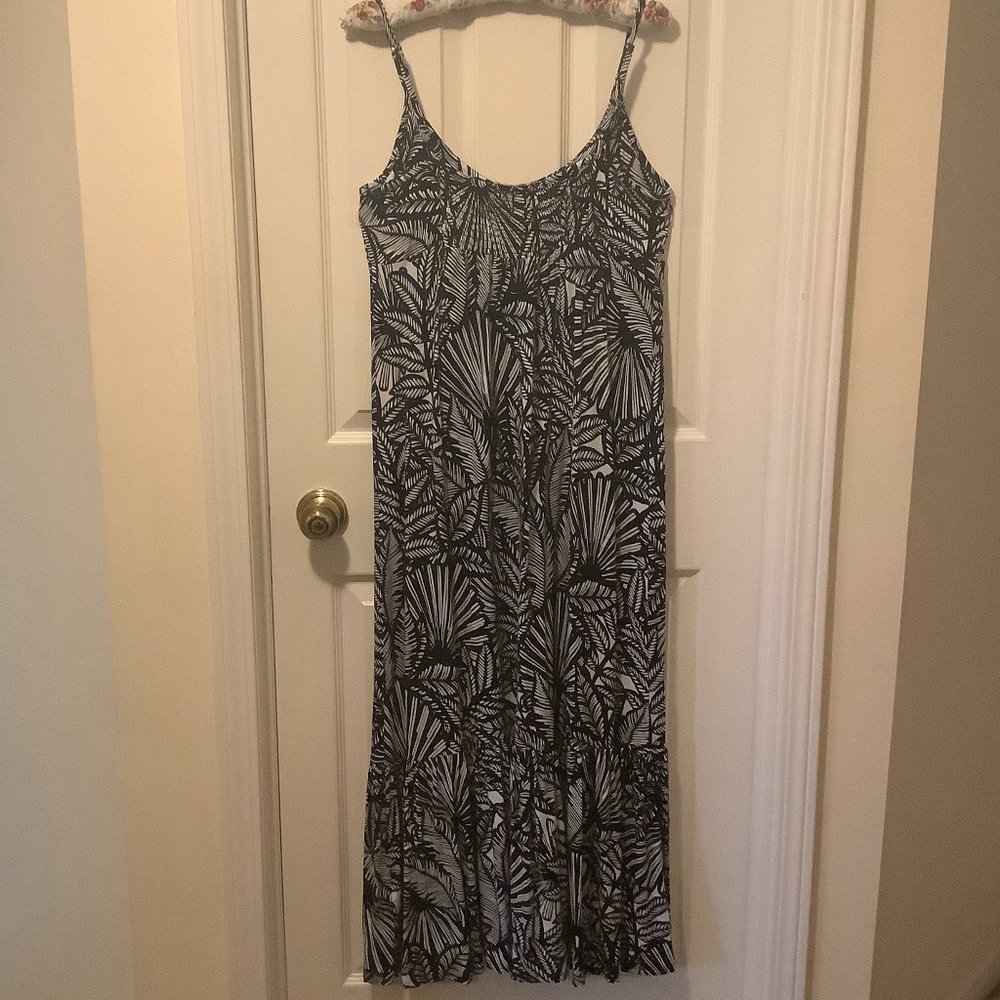 Beautiful Black & White Dress with Botanical Print